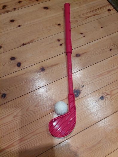 Toy golf club and toy golf ball