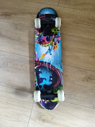 Skateboard