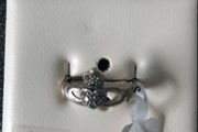 Ladies sliver ring size 9