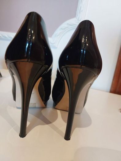 Aldo Black Patent Leather heels