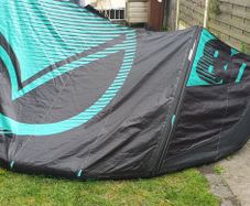 Kitesurfing Liquid force WOW 8m