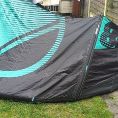 Kitesurfing Liquid force WOW 8m