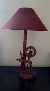 Vintage spinning wool lamp