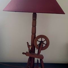 Vintage spinning wool lamp