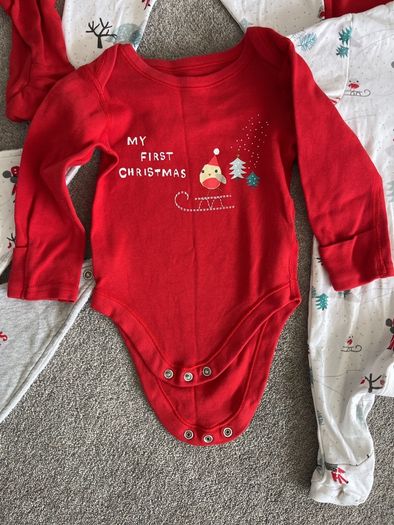 Brand new - Christmas unisex outfit bundle 3-6 months (2 sleepsuits, 2 tops, 2 bottoms, 1 vest and 2 bibs)