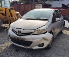 Breaking Toyota Yaris 2013 1.0 petrol