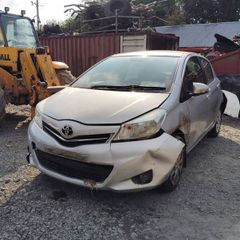 Breaking Toyota Yaris 2013 1.0 petrol