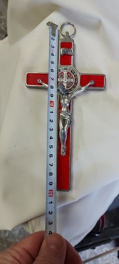 large red crucifix cross,,lovely condition,, beautiful,,,buyer collects or pays postage thank you,,sold as is ,some of the money will be going to charity,good cause ,,