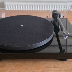 Pro-ject Debut Evo 2 Turntable