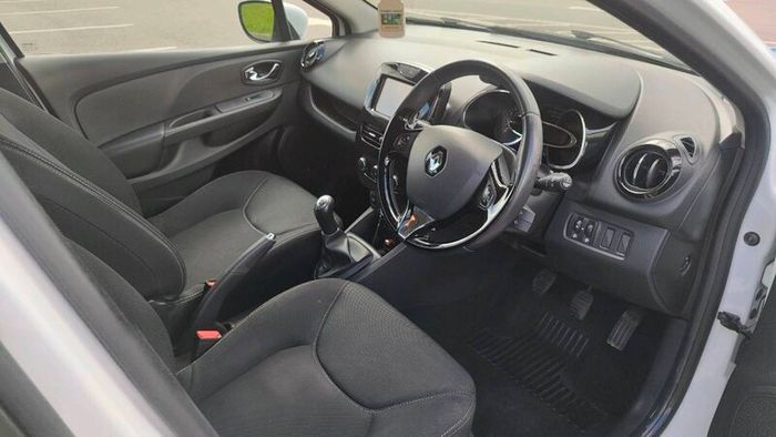 2015 Renault Clio IV 1.2 Petrol Ideal Starter Car