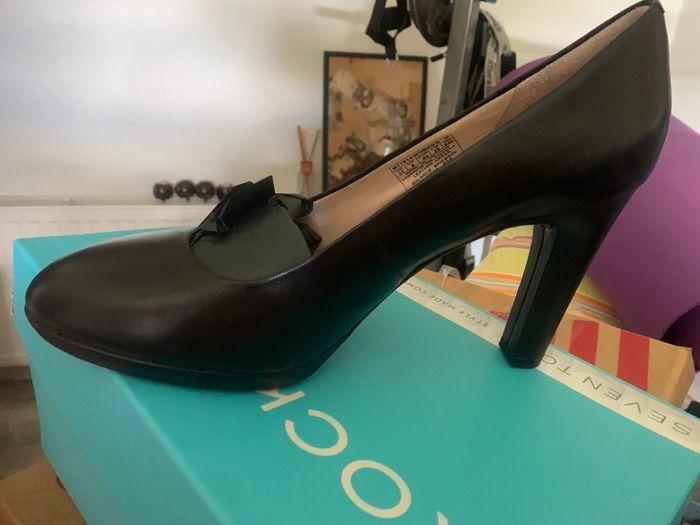 8 Pairs of Heels - size 9