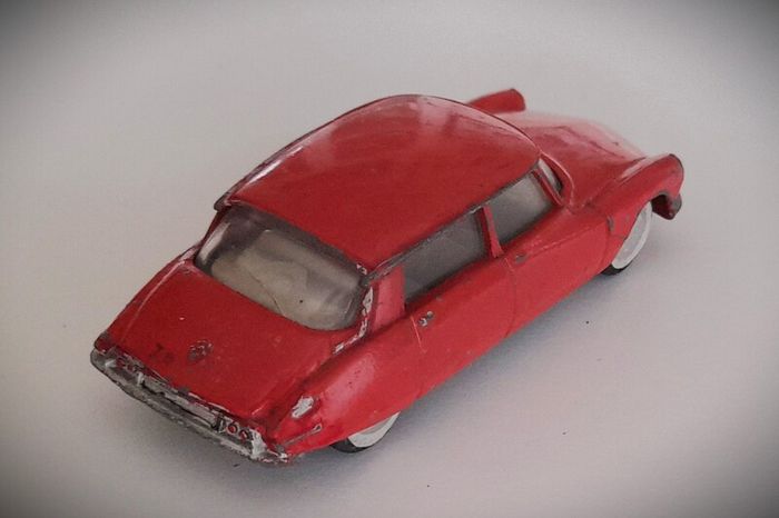 Diecast Vintage Corgi Toys Citroen DS19 Red - Good Original Condition/No Box