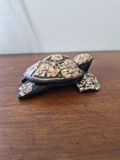 Vintage Solid Wood Hand Carved Turtle Tortoise Jewelry Trinket Box