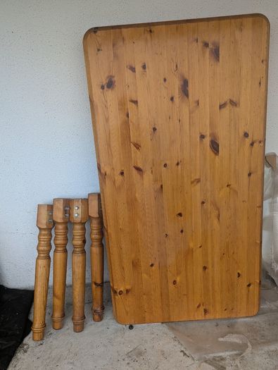 Dining table and 4 chairs