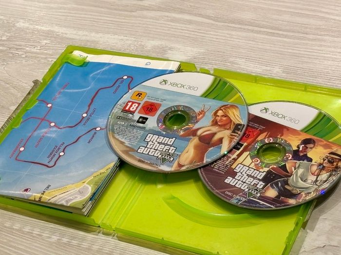 GTA 5 for XBOX 360 - Boxed with Map