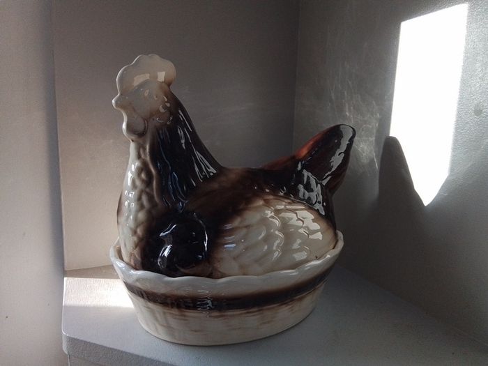 Ceramic Egg Minder