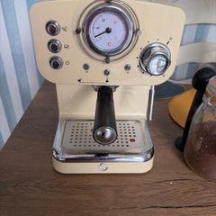 Swan Retro Pump Espresso Coffee Machine - Cream