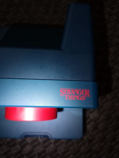 camera stranger things polaroid camera.