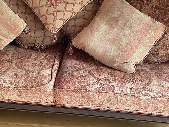 Elegant Traditional 3-Seater Sofa | Solid Hardwood