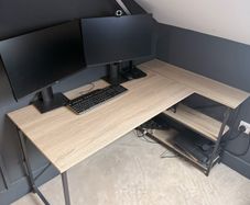 Corner desk