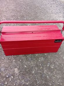 Cantilever Heavy Duty Toolbox 8months old