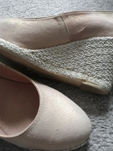 Soft  leather Pink Wedge Shoes