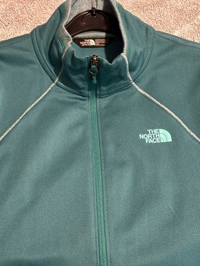 North Face top
