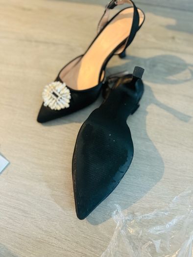Black heels shoes