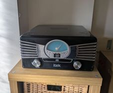 vinyl player