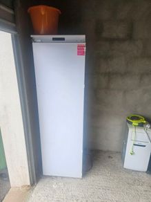 Integrated Hoover Fridge- door hinges broken