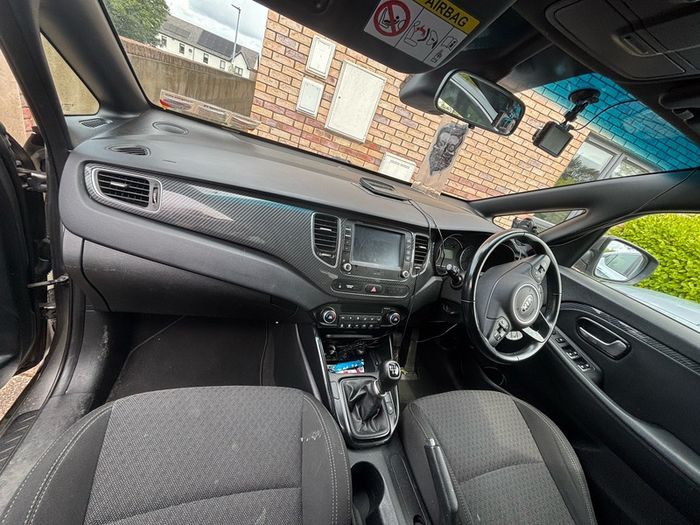 2017 Kia Carens