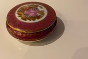 Limoges pretty vintage porcelain trinket box