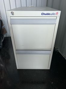 Fireproof file cabinet