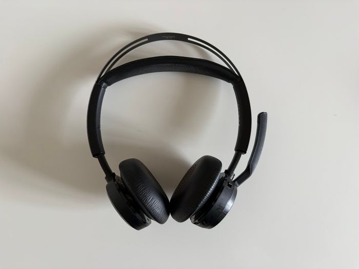 HP Poly Voyager Focus 2 Bluetooth Headset