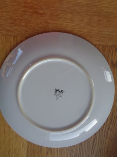 White Dinner Plates x 6 for Sale
