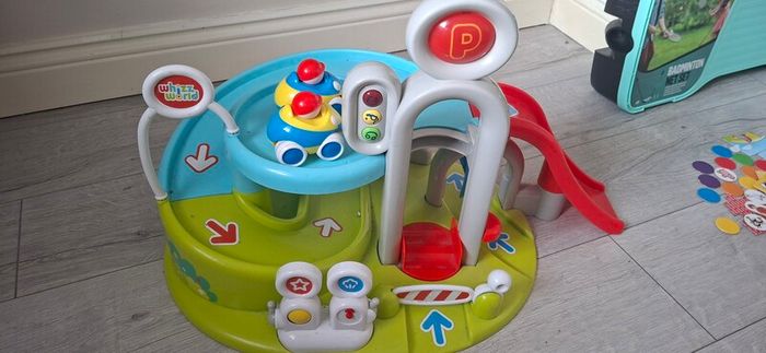 toy garage