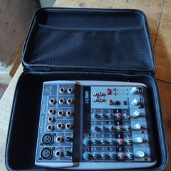 Behringer Xenyx Q802 USB Mixer