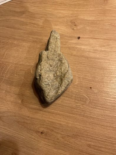 Rock shaped like a middle finger