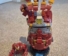 Iron Man Infinity Gauntlet 'Lego' bricks