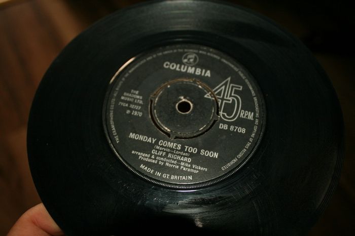 Single Vinyl's  85 pieces