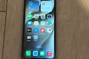iPhone 11 Three network