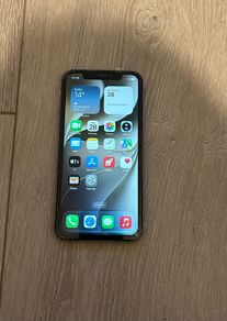 iPhone 11 Three network