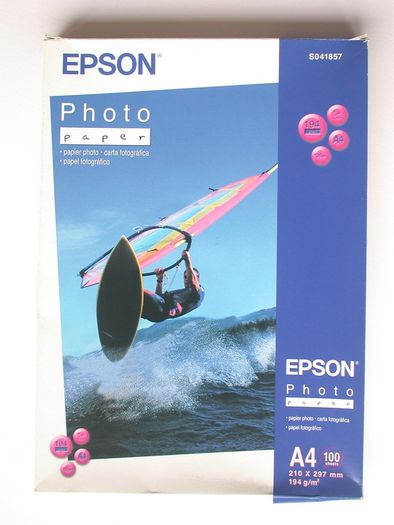 22 Sheets Epson Glossy A4 Photo Paper 194g/m^2 S041857