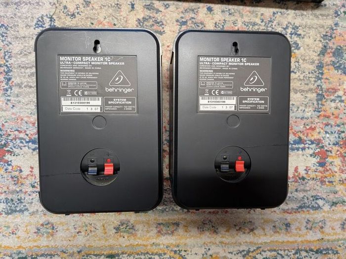 Behringer Monitor Speakers 1C