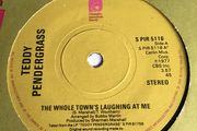 7 inch Vinyl single - Teddy Pendergrass - The whole Town's laughing at me