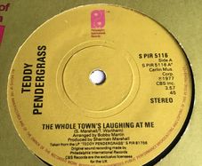 7 inch Vinyl single - Teddy Pendergrass - The whole Town's laughing at me