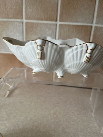 Aynsley Wild Violet Shell shaped Dish & Trinket Box