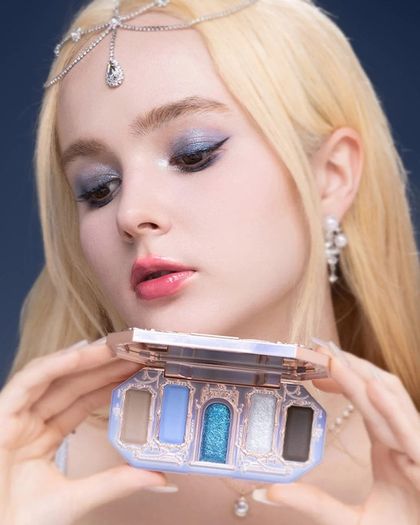 Flower Knows Moonlight Mermaid Collection Jewelry Eyeshadow Palette in 05 Moonlight Land