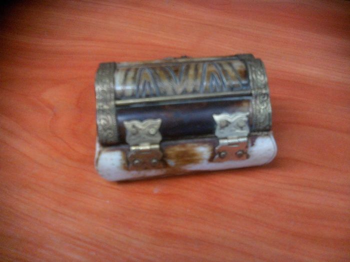Trinket box bone