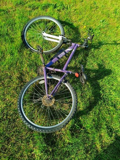 2 Ladies'/teenagers' bikes